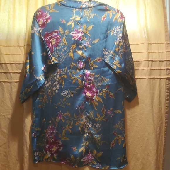 Pretty kimono design short . One Size fits all - Picture 3 of 4
